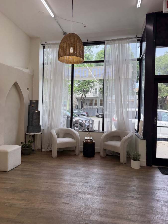 DLUXESPA — Massage Therapy in Irving Park Rd, Chicago