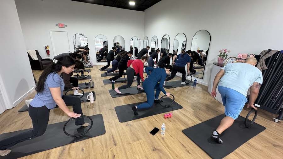 JBF Studio — Yoga, Tai Chi & Pilates in Waveland Ave, Chicago
