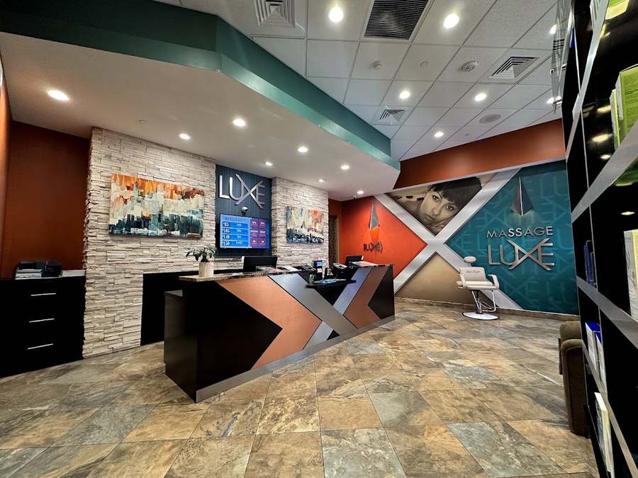 MassageLuXe — Massage Therapy in NE 3rd St, Miami