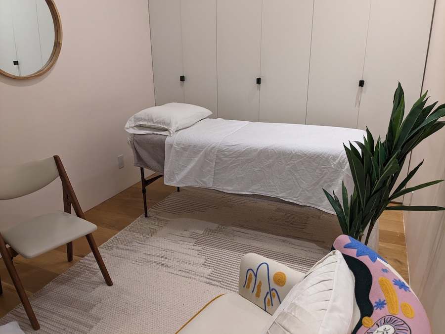 Manhattan Medicine Woman — Acupuncture in Broadway, New York