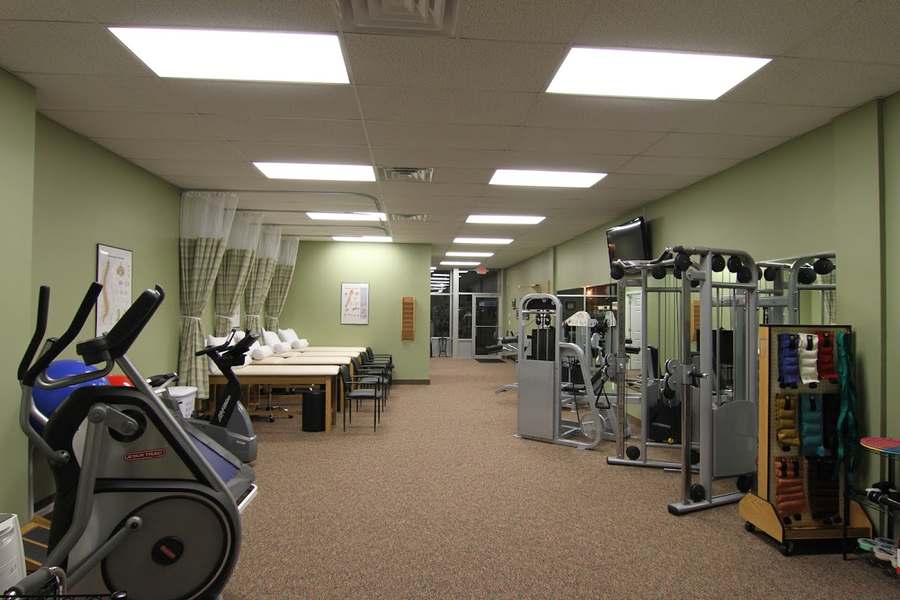 Paramount Physical Therapy — Physical & Rehabilitation Therapy in Sunrise Plaza, New York