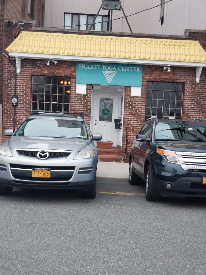 Shakti Yoga Center — Yoga, Tai Chi & Pilates in Victory Blvd, New York