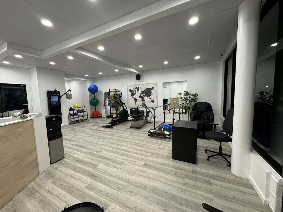 Signature Physical Therapy — Physical & Rehabilitation Therapy in Broadway, New York