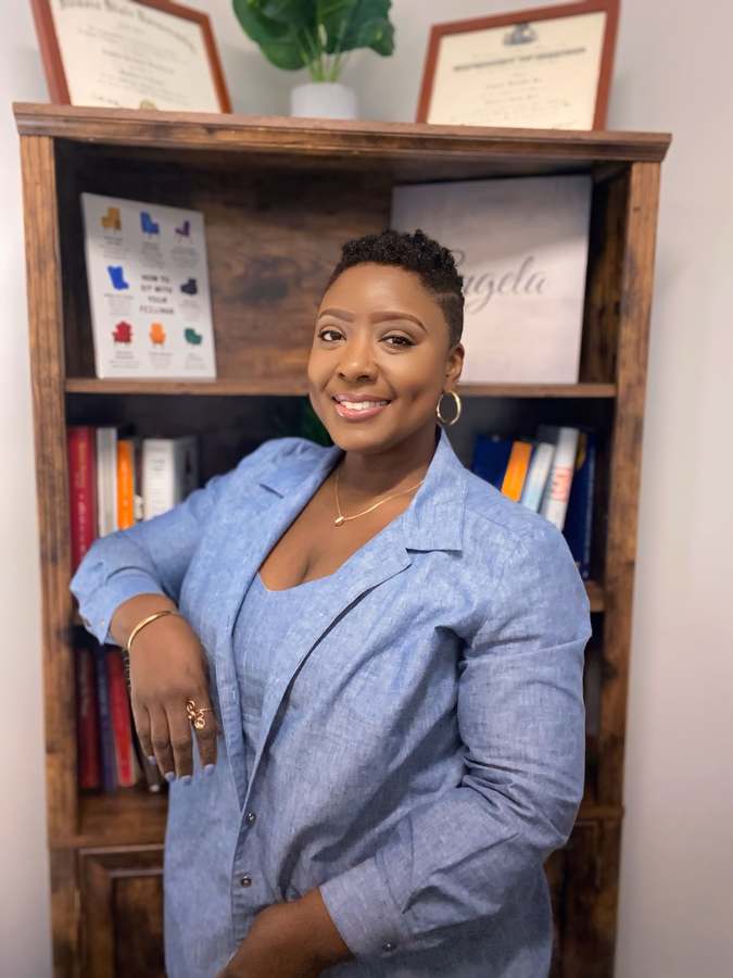 Angie D. Lee, Therapist and Intimacy Coach — photo 1