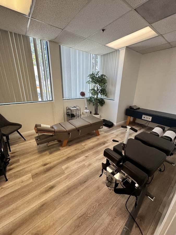 Glendale Chiropractic and Spine Clinic — photo 1