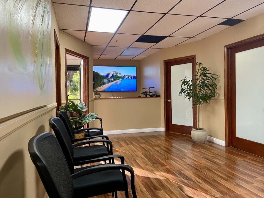Holistic San Diego - Acupuncture, Chiropractic, & Spinal Decompression — photo 1