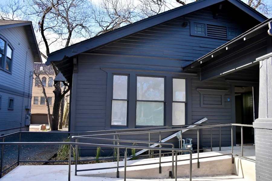 PURE Yoga Texas | Downtown Austin — Yoga, Tai Chi & Pilates in Oakland Ave, Austin