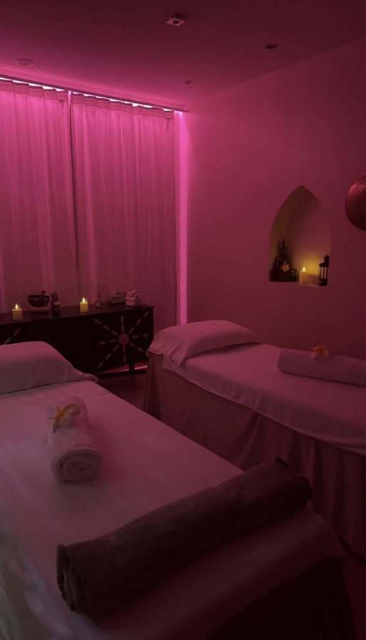 Ari Massage and Spa — Massage Therapy in S Wolcott Ave, Chicago