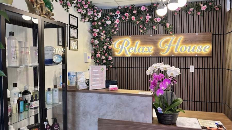 Relax House — Massage Therapy in N Clark St, Chicago