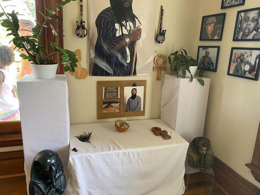 The Earth Center — photo 1
