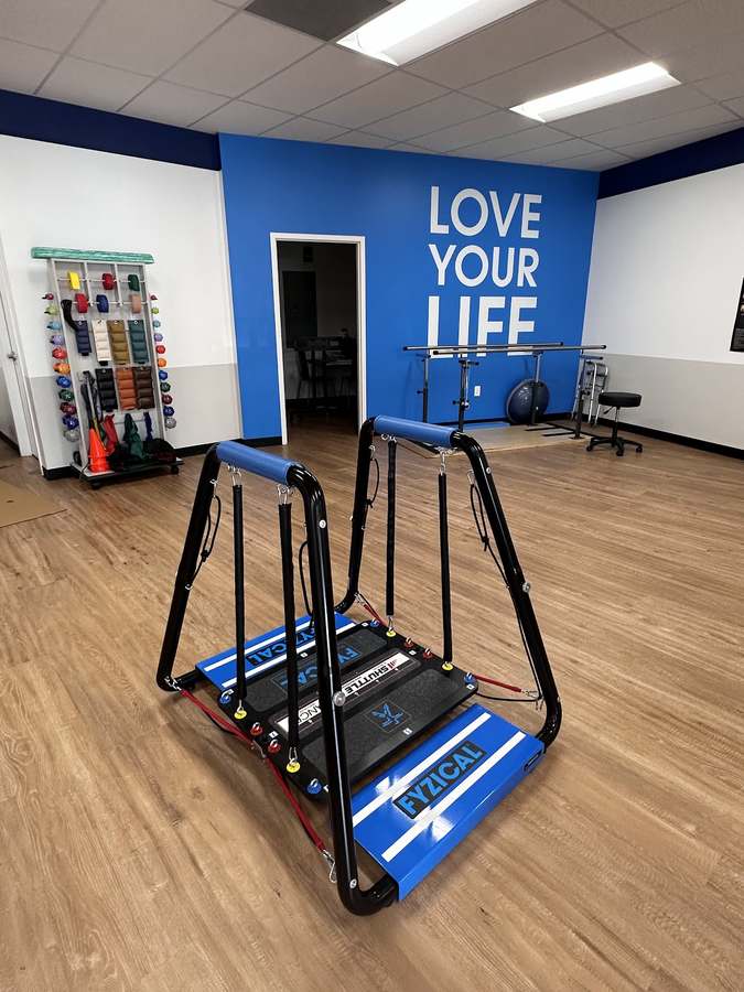 FYZICAL Therapy & Balance Centers Walnut Hill and 75 — photo 1