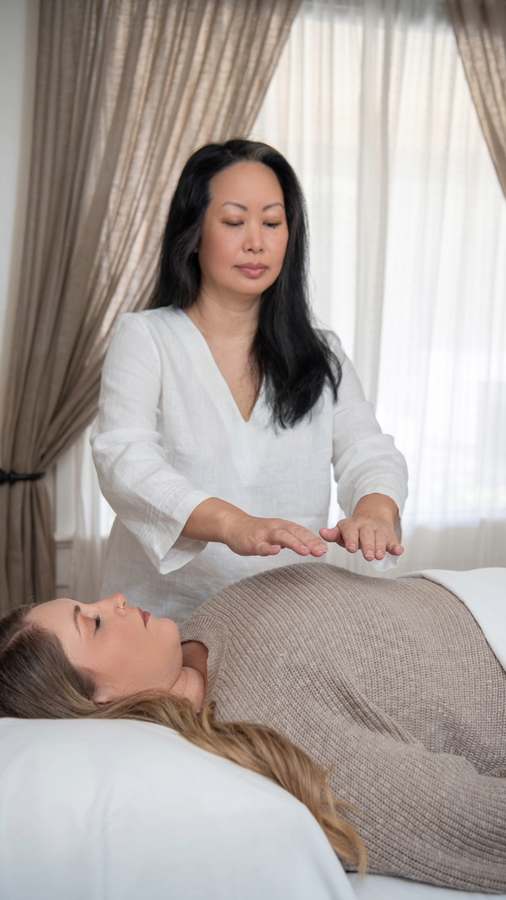 4th Chakra Wellness - Reiki Master Teacher Janell Shun — photo 1