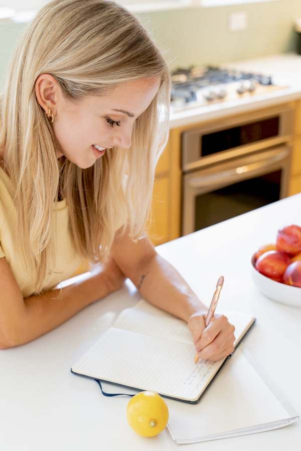 Elle Nourish - Ellen Handlan, RD — Diet & Nutrition in Roycroft Ave, Los Angeles