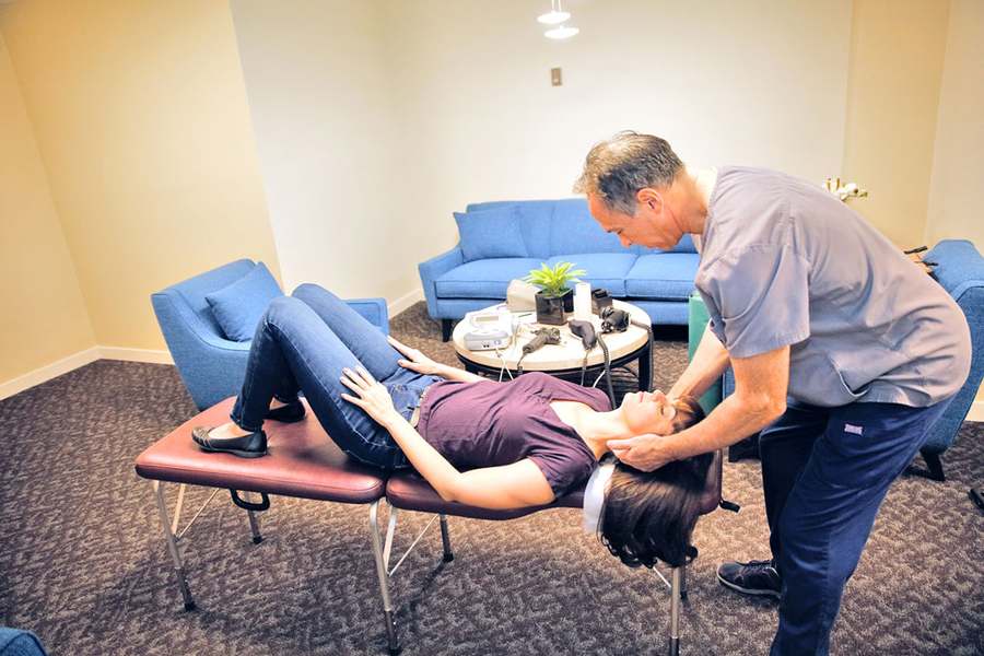 Emergency Mobile Chiropractor - Dr. Greg Malakoff — Chiropractic in W Washington Blvd, Los Angeles