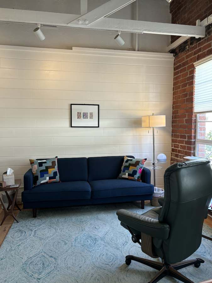Maria Gray, LMFT, EMDR Certified Trauma Therapist — Psychotherapy in 2nd St #209, Los Angeles