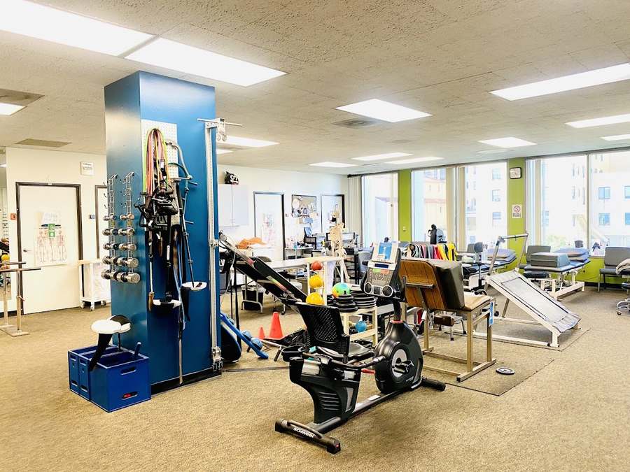 Wilshire Physical Therapy — photo 1