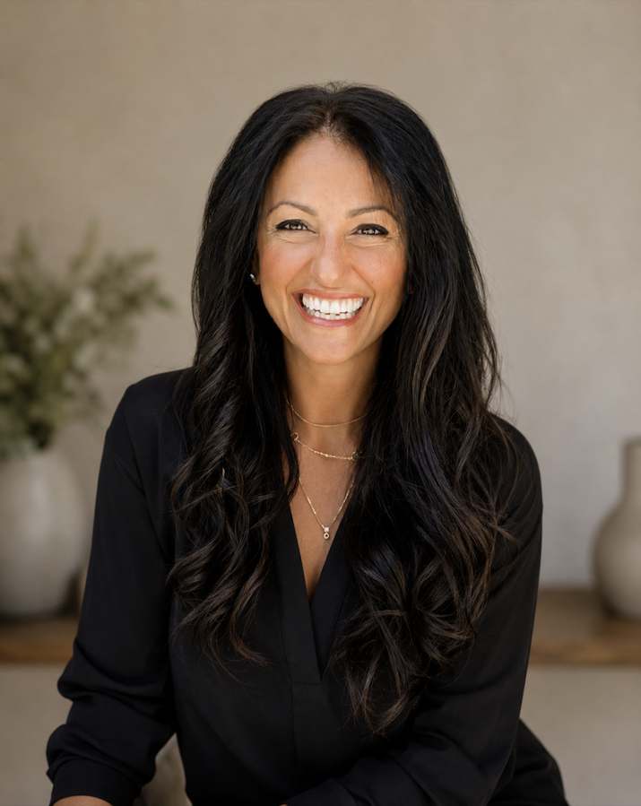 Azadi Therapy, LLC. Experience Psychological Freedom. Liza Samuel, EMDR Therapist — Psychotherapy in Lincoln Rd 511 and 530, Miami