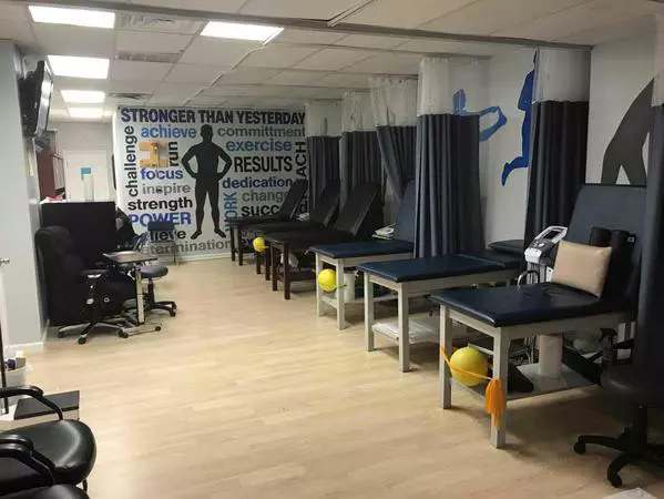 Quantum Physical Therapy & Chiropractic Care, PLLC: Dr. Jason Birnhak — photo 1