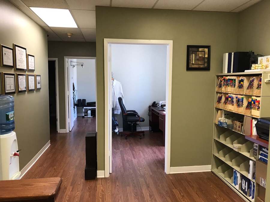 SPINOUS Chiropractic and Spinal Decompression — photo 1