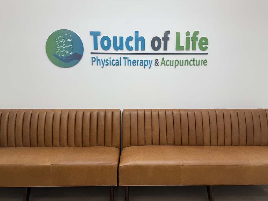 Touch Of Life Physical Therapy and Acupuncture — Acupuncture in Madison Ave Fl 1102, New York